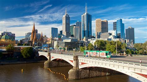 Travel Guide to Melbourne, Victoria .